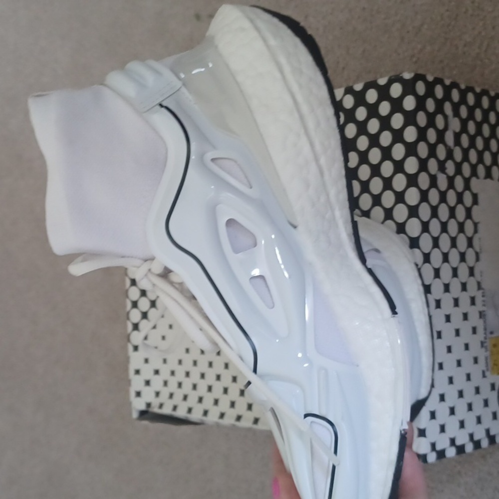 Adidas by Stella McCartney Ultraboost 22 Elevated White Sneakers SZ 7.5 Women's